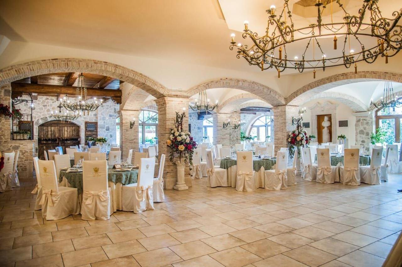 Hotel Ristorante Le Gole Di Ricci Aielli Exterior foto