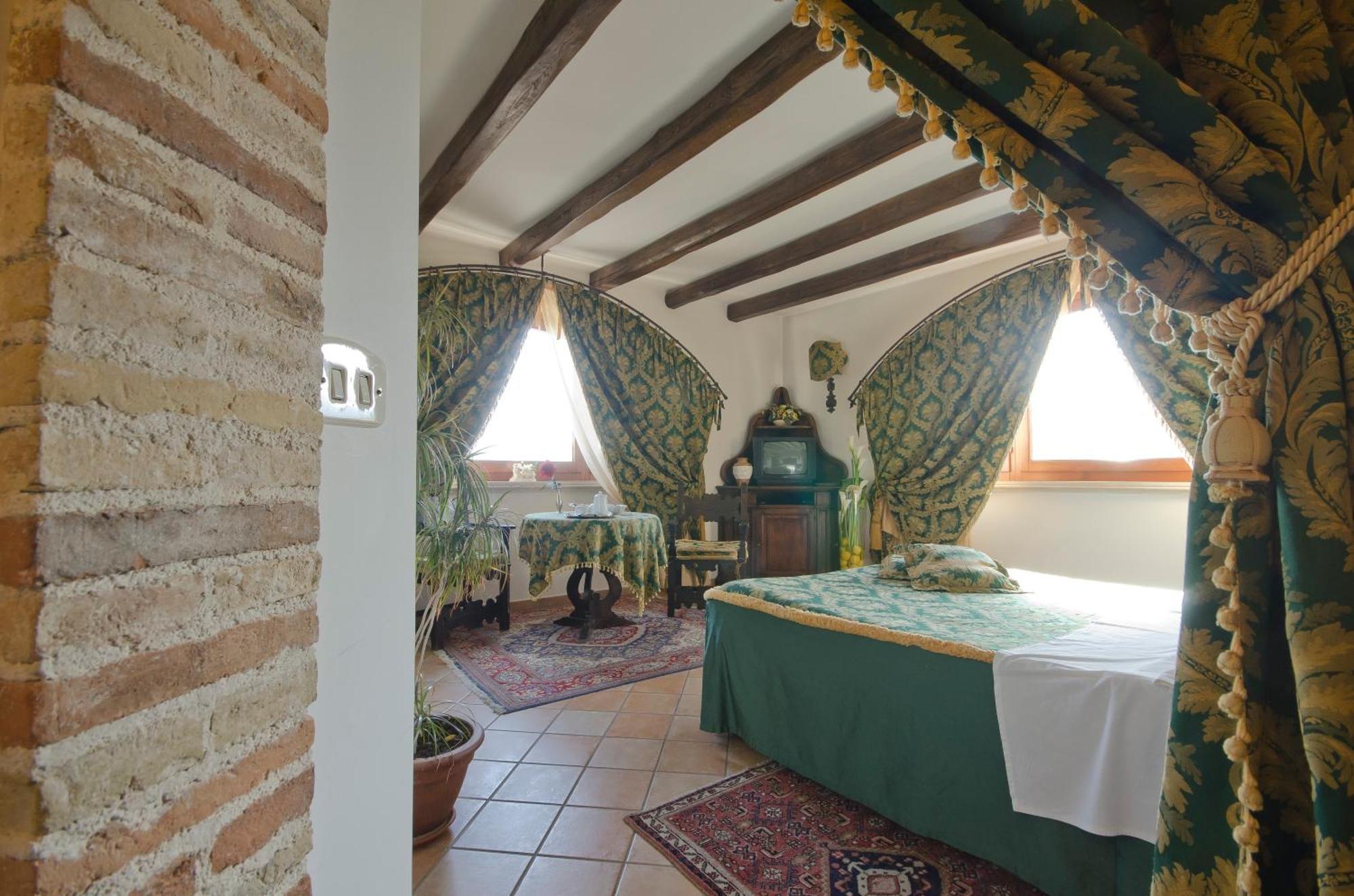Hotel Ristorante Le Gole Di Ricci Aielli Exterior foto